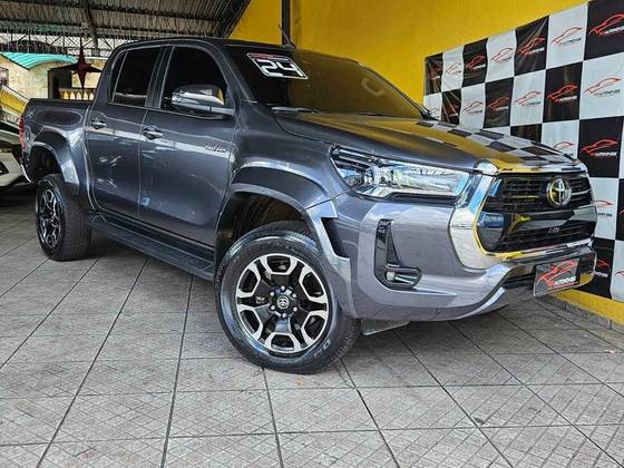 TOYOTA HILUX 2.8 D-4D TURBO DIESEL CD SRX PLUS 4X4 AUTOMÁTICO TOYOTA HILUX 2.8 D-4D TURBO DIESEL CD SRX PLUS 4X4 AUTOMÁTICO